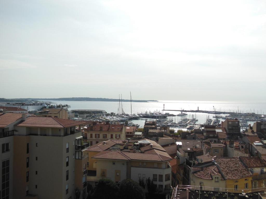 2, 3 And 4 Bedroom Sea View Forville Apartments 5 Mins From The Palais Cannes Room photo